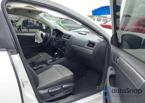 2018 Volkswagen Jetta S z USA, uszkodzony, nr VIN 3VW2B7AJ4JM237315